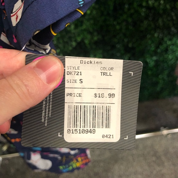 Dickies Womens scrub top NWT - Picture 5 of 5